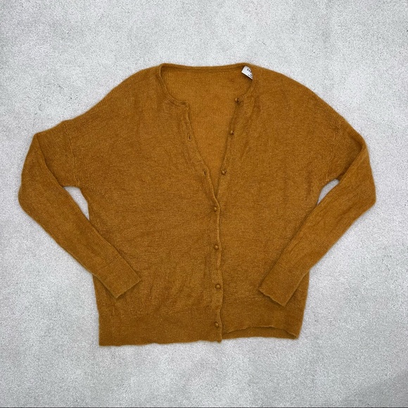 SOLD Aritzia Mohair Mustard Cardigan LIKE NEW - Picture 2 of 2